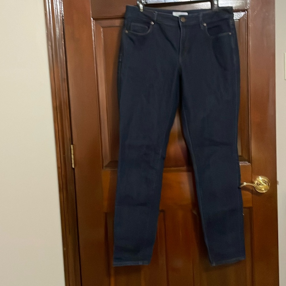Ann Taylor Loft curvy skinny jeans. Dark navy denim. Size 10